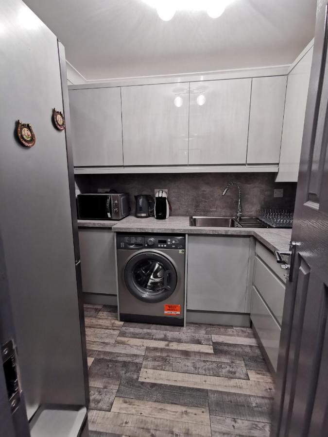 Palaz 2 - 2 Bedroom Flat Edmonton Exterior photo