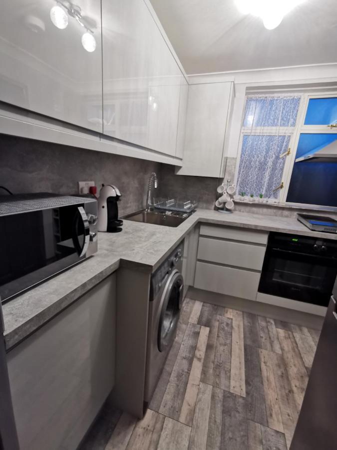 Palaz 2 - 2 Bedroom Flat Edmonton Exterior photo